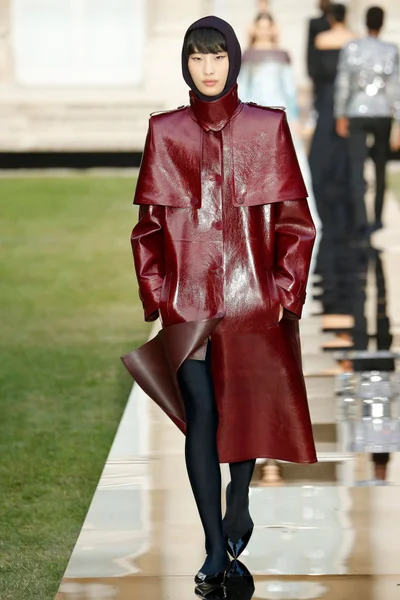 Look 25
